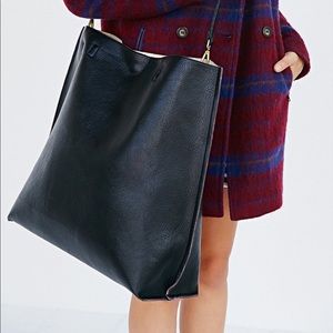 Urban Outfitters Vegan Leather Tote 🌱